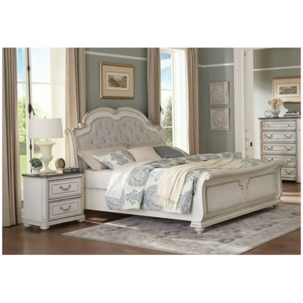 Ξύλινο κρεβάτι Willowick της Home Elegance, σε χρώμα λευκό με πατίνα πολυκαιρισμένου επίπλου.