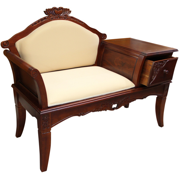 Διθέσιος καναπές, με ξύλινο σκαλιστό πλαίσιο, σε ανοιχτό καφέ χρώμα. Έχει μαξιλαρωτό κάθισμα και πλάτη και ενσωματωμένη εταζέρα με συρτάρι.