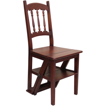 Ξύλινη καρέκλα τραπεζαρίας, που μετατρέπεται σε μικρή ξύλινη σκάλα, με τέσσερα σκαλοπάτια. Θα την βρείτε σε ανοιχτό καφέ χρώμα.